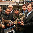 Remise de la ceinture de Champion de France de Boxe à Hasis HANDAMI au club de boxe de Benza